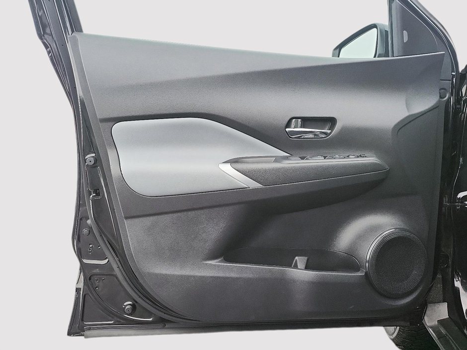 2024 Nissan Kicks SR-10