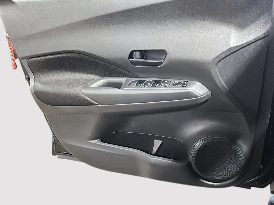 Nissan Kicks S 2024-10