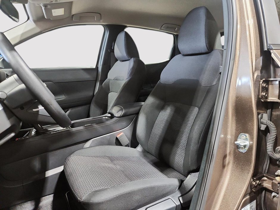 2025 Nissan Kicks S-8