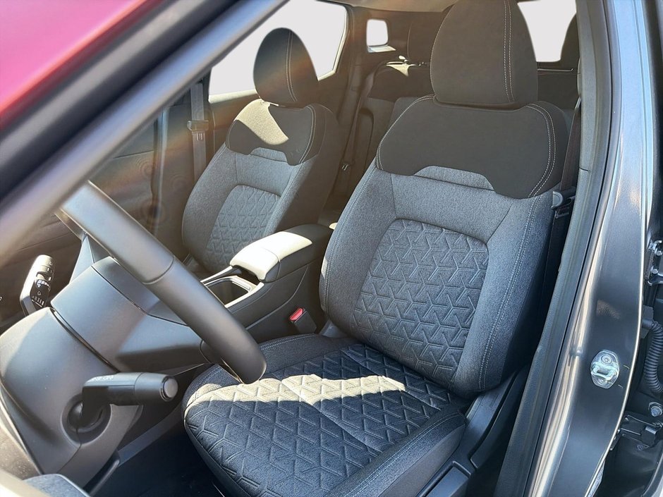 2026 Nissan Kicks SV-8