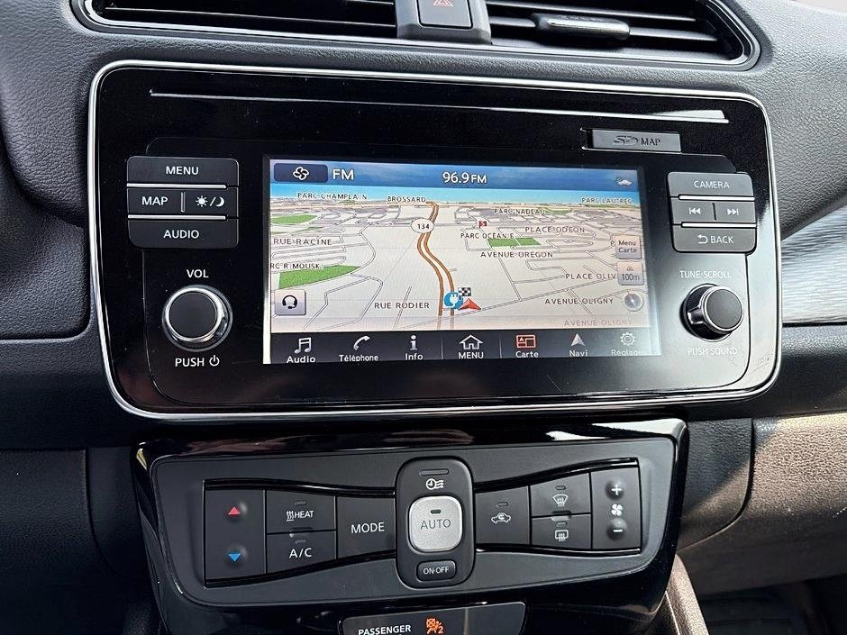 2019 Nissan Leaf SV NAVIGATION-17
