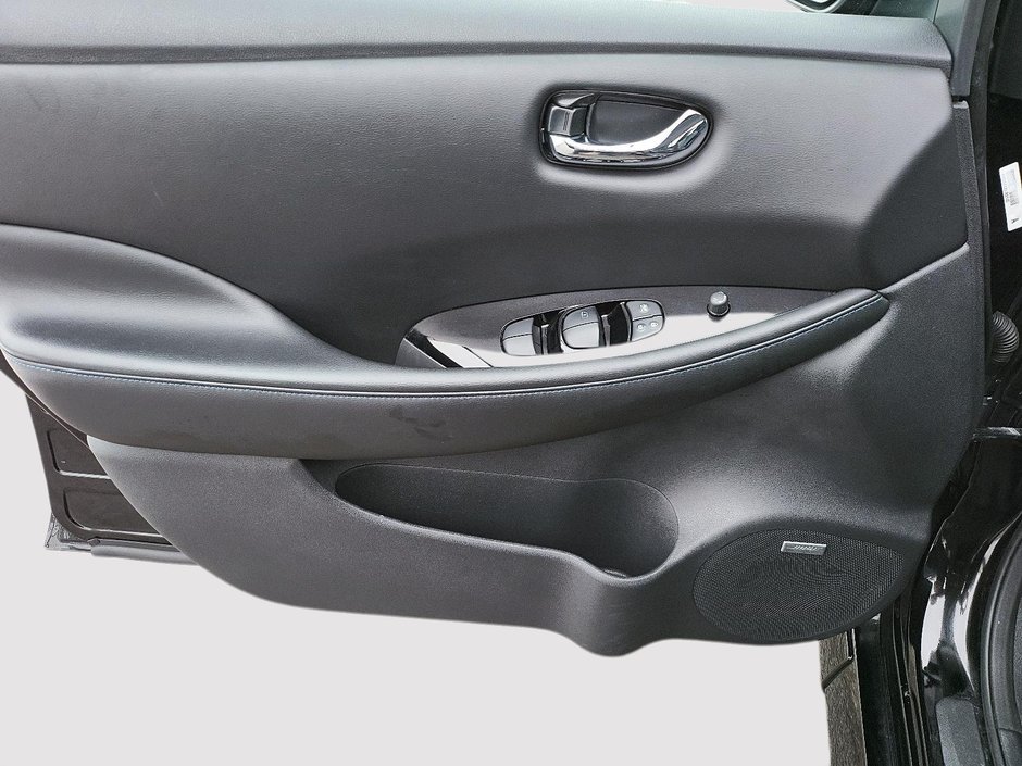 2022 Nissan LEAF SL PLUS-10