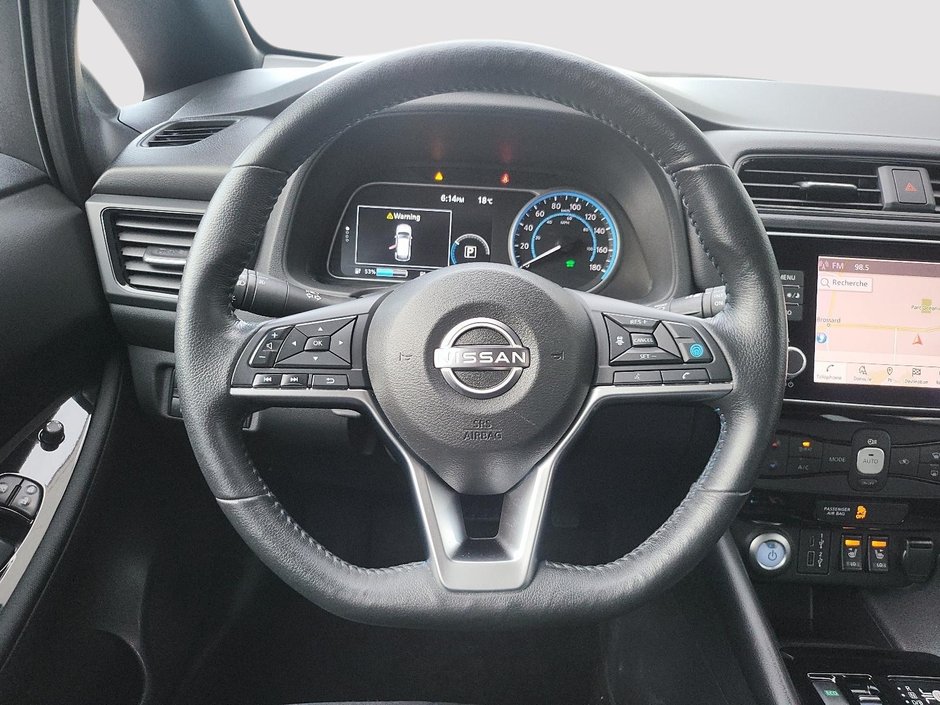 Nissan LEAF SV 2023-11