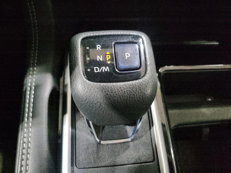 Nissan Pathfinder PLATINUM AWD 2022-14