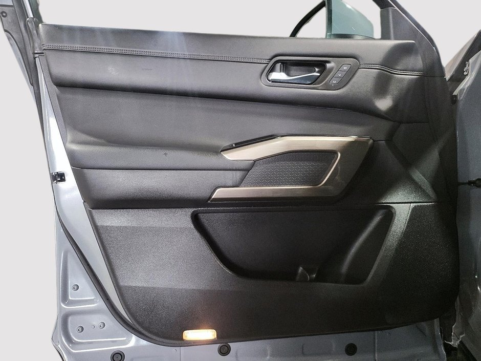 Nissan Pathfinder PLATINUM AWD 2022-10
