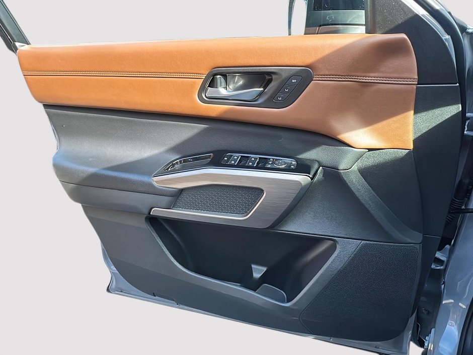 Nissan Pathfinder PLATINUM AWD 2024-10