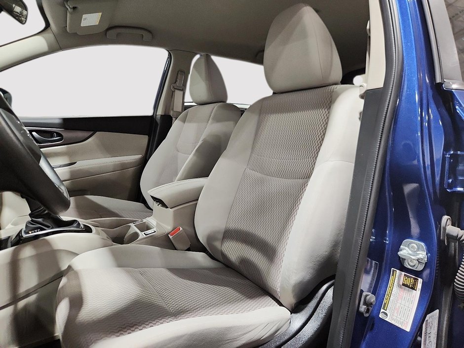2018 Nissan Qashqai S-8