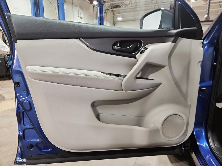 2018 Nissan Qashqai S-10