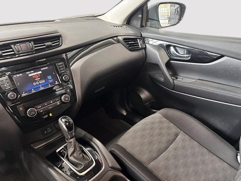 Nissan Qashqai SV AWD 2019-15