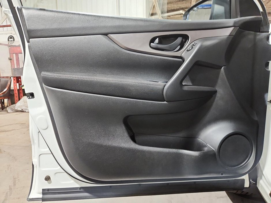 2019 Nissan Qashqai S-10