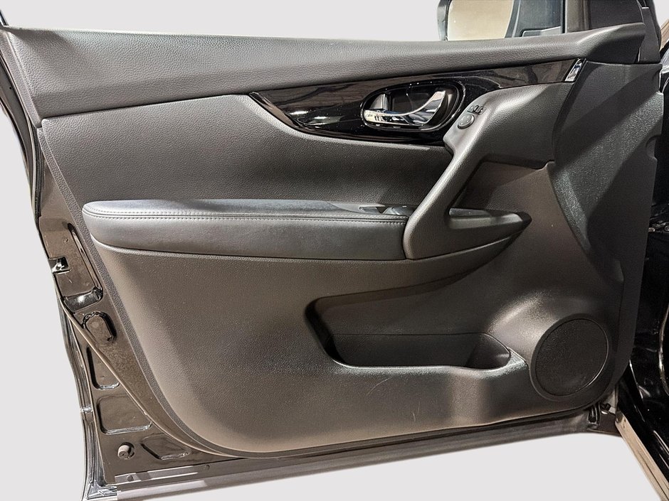 2020 Nissan Qashqai SV-10