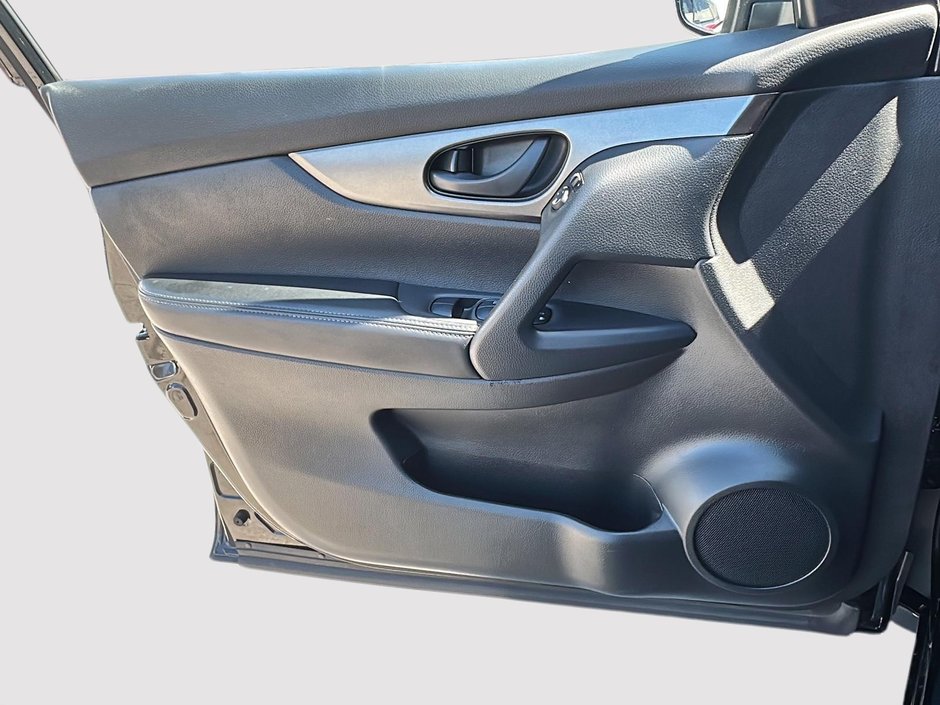 2021 Nissan Qashqai S-10