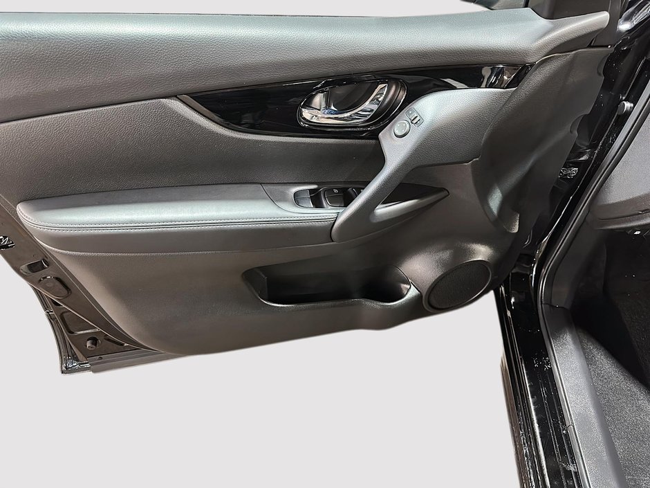 2022 Nissan Qashqai SV-10