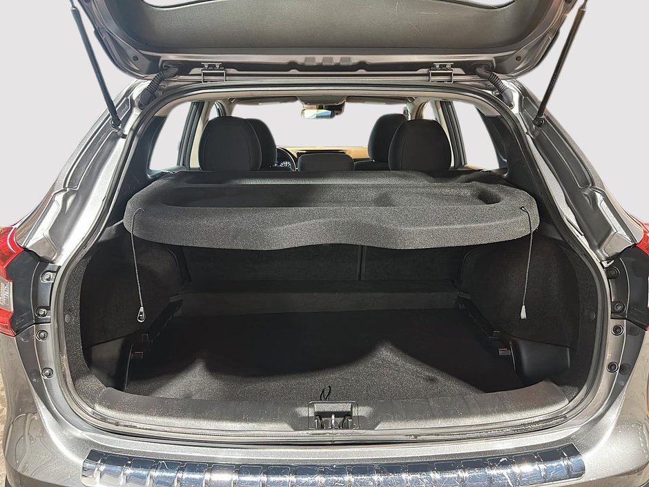 2023 Nissan Qashqai SV-5