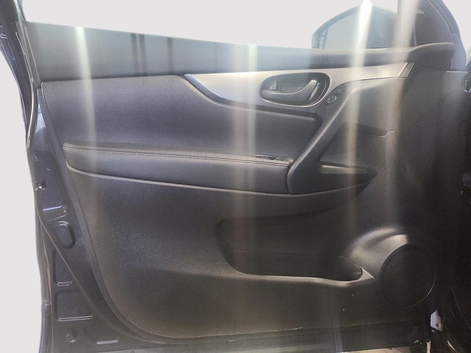 2023 Nissan Qashqai S-10