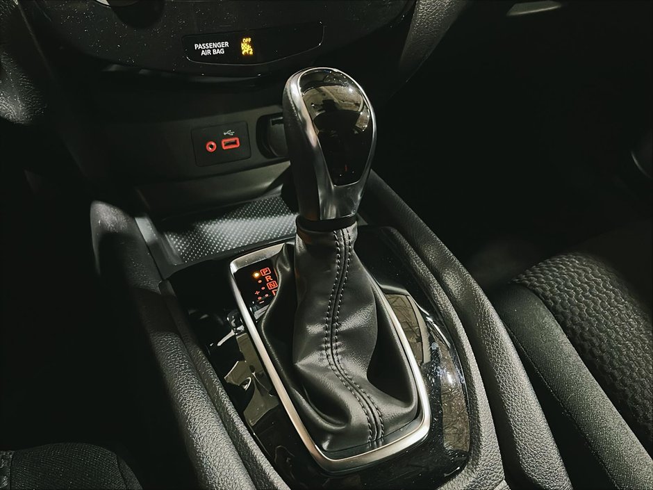 Nissan Qashqai S 2023-14