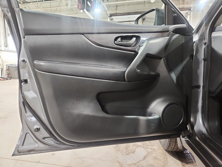 2019 Nissan Rogue S-10