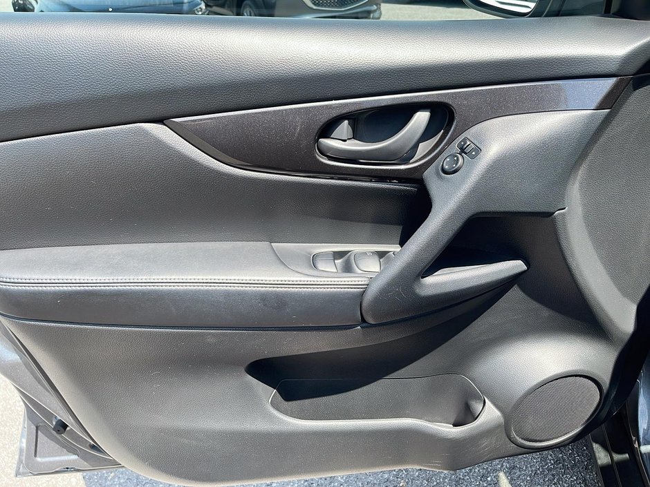 2020 Nissan Rogue S-10