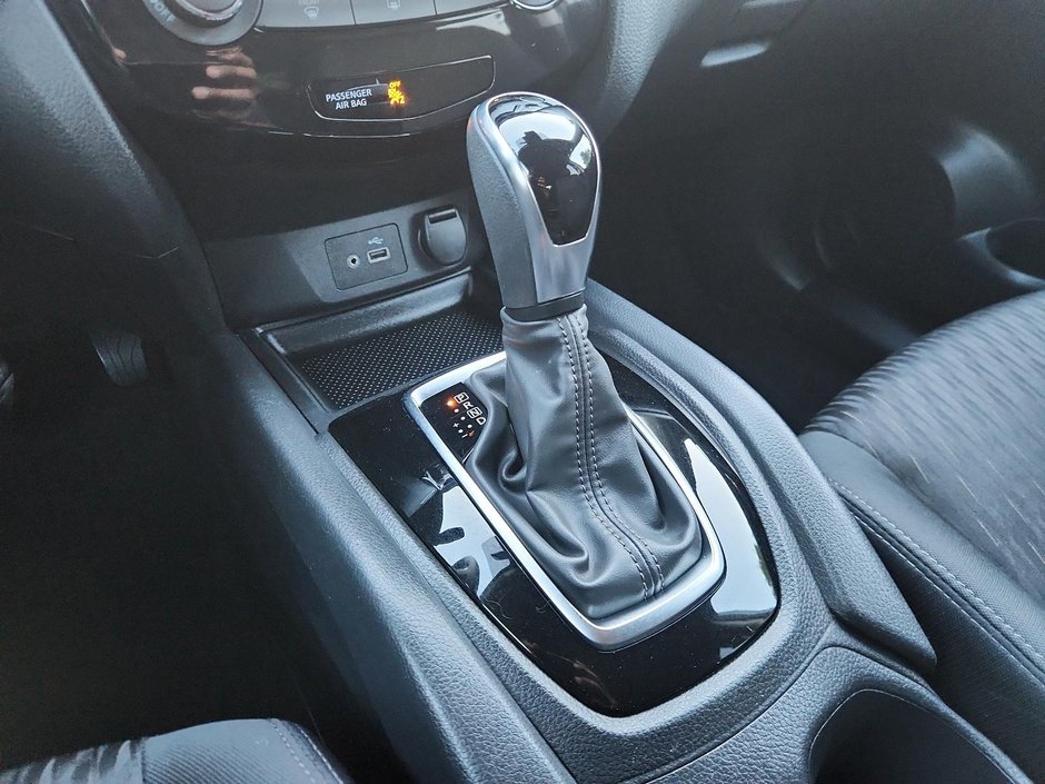 Nissan Rogue SV AWD 2020-14