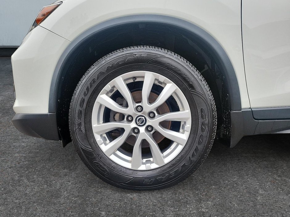 Nissan Rogue S 2020-6
