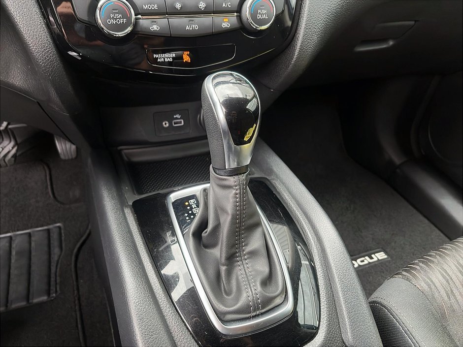 2020 Nissan Rogue S-14