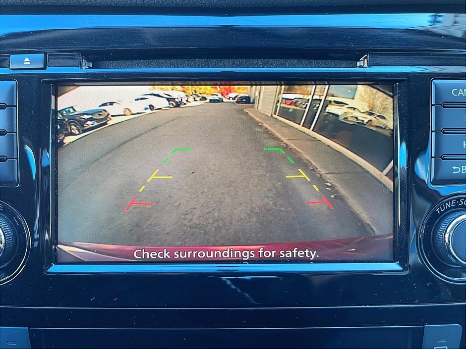 Nissan Rogue S 2020-16