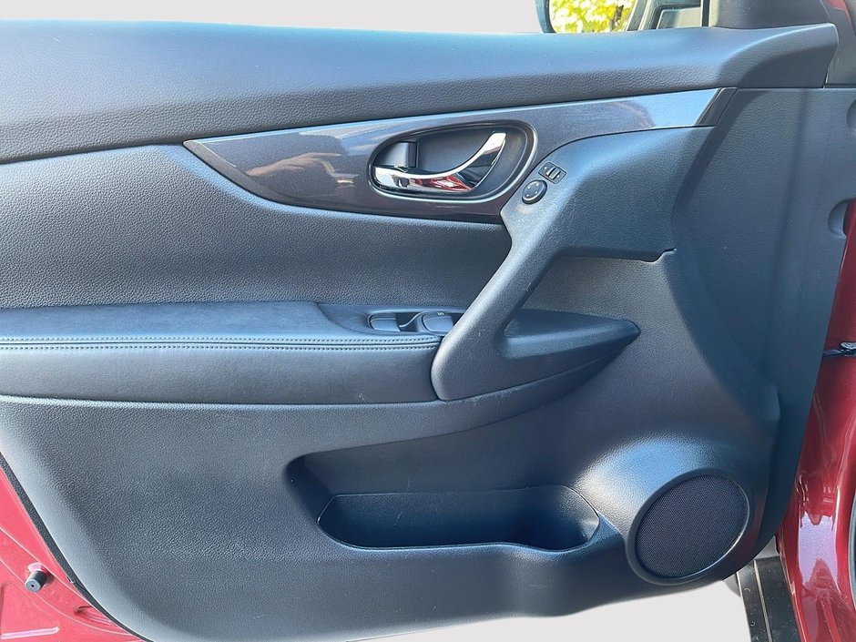 Nissan Rogue S 2020-10