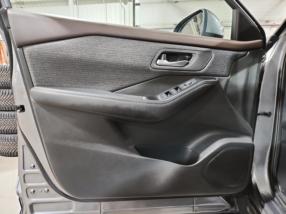 2021 Nissan Rogue SV AWD-10
