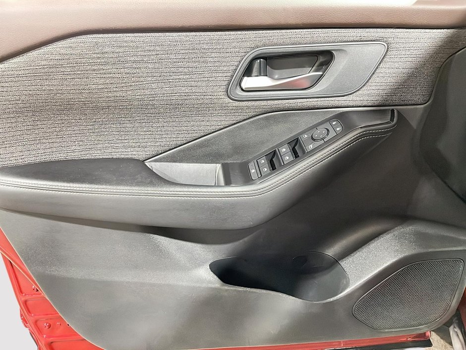 Nissan Rogue SV 2021-10