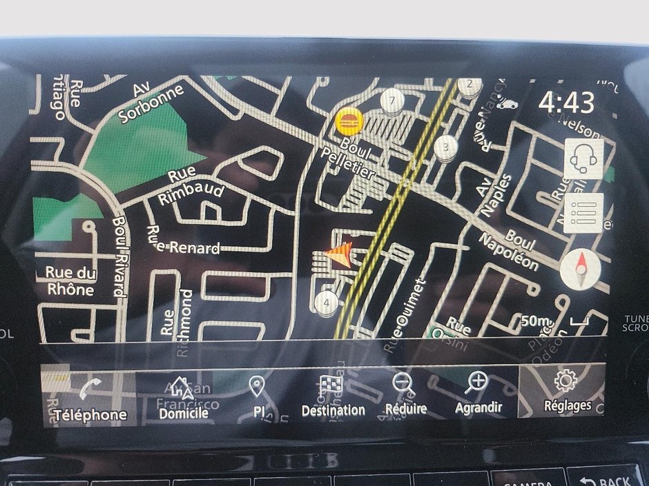 Nissan Rogue Platinum 2021-18