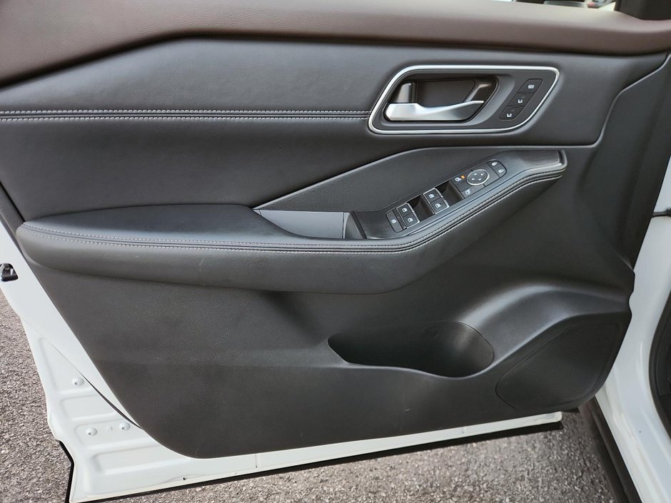 2022 Nissan Rogue PLATINUM AWD-10