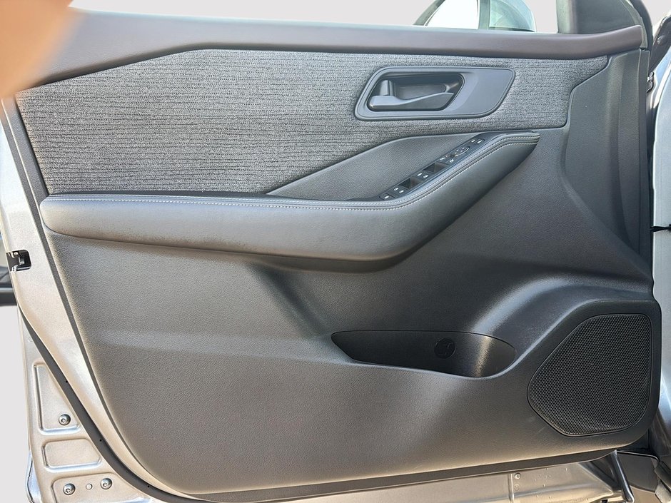 2022 Nissan Rogue S-10