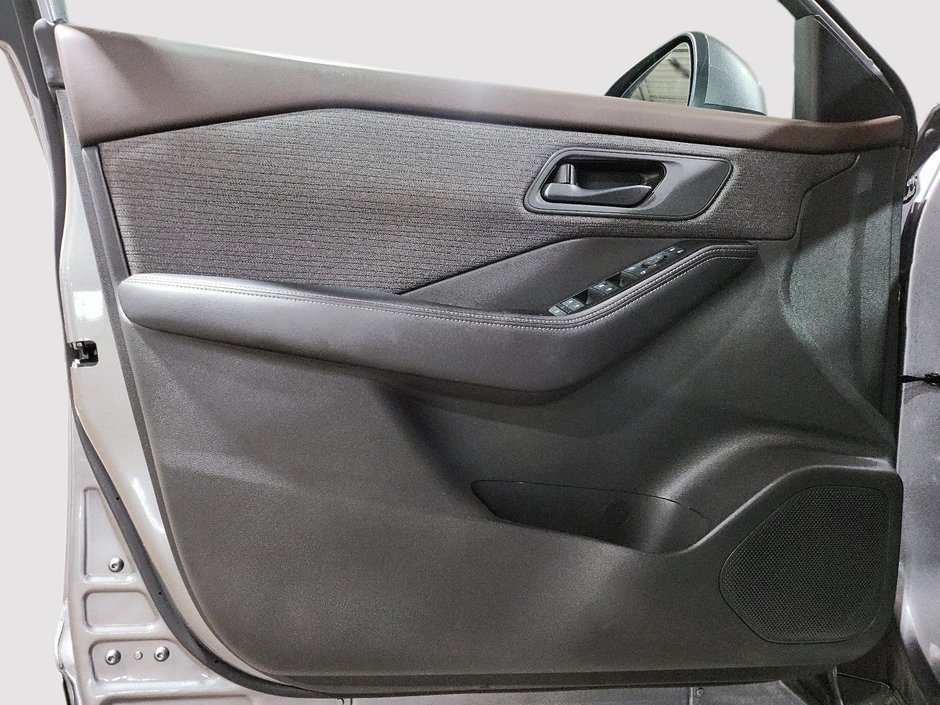2022 Nissan Rogue S AWD-10