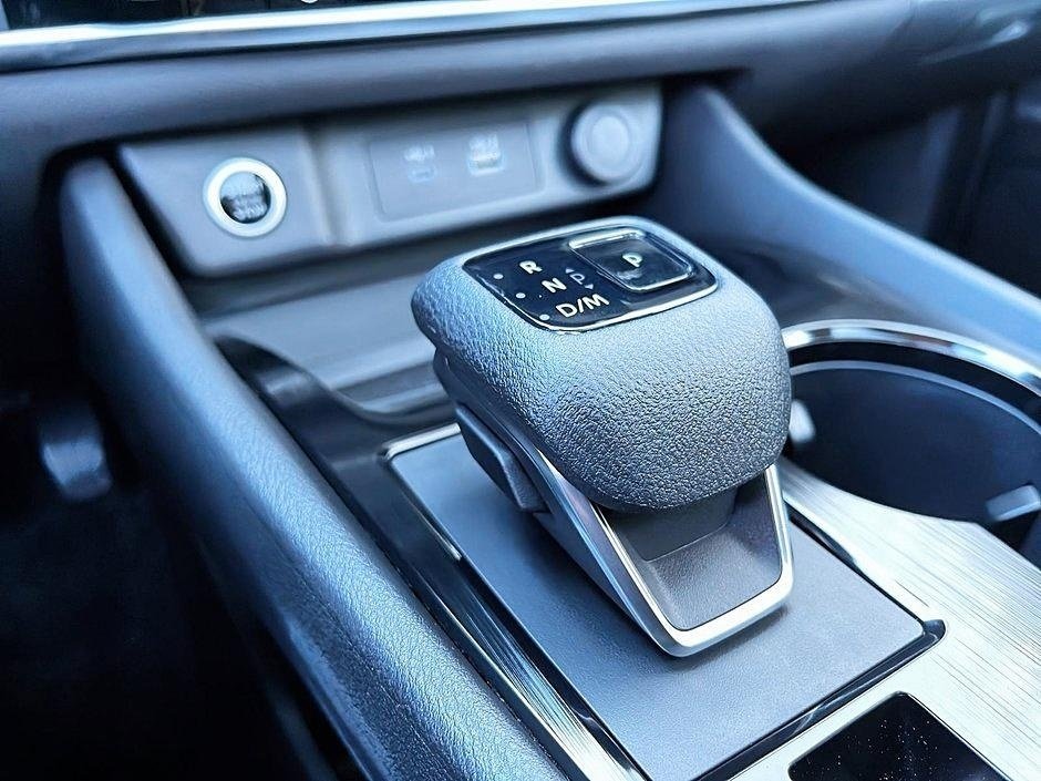 Nissan Rogue SV AWD 2023-14