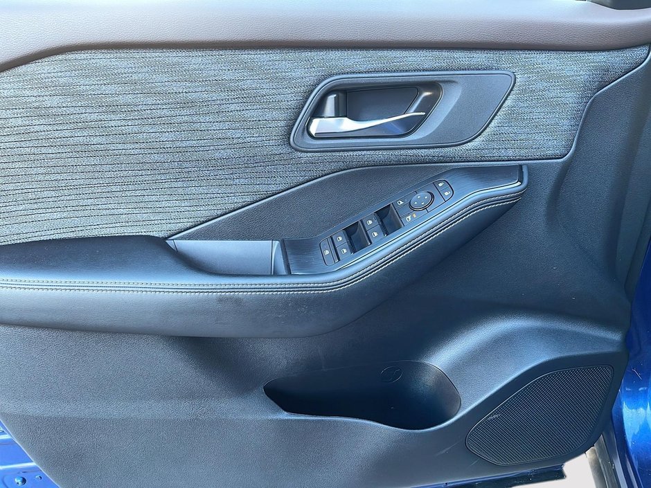 Nissan Rogue SV 2023-10