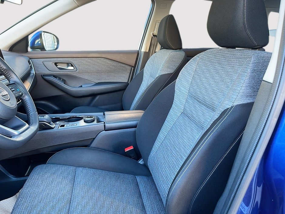 Nissan Rogue SV 2023-8