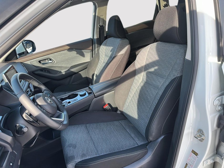 2023 Nissan Rogue SV-8