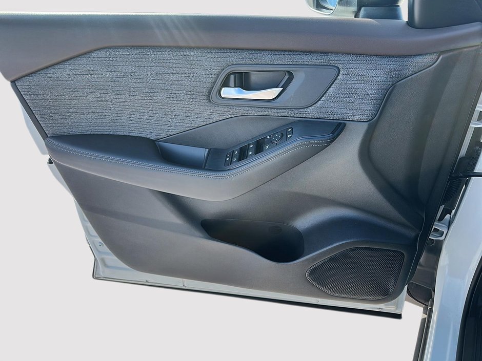 2023 Nissan Rogue SV-10