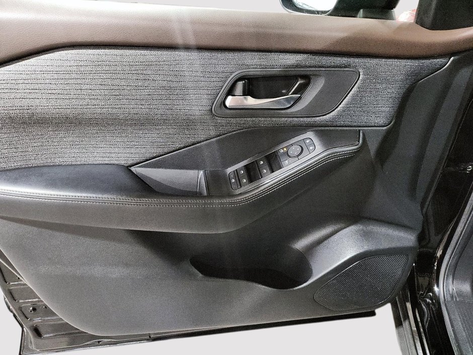 2023 Nissan Rogue SV-10