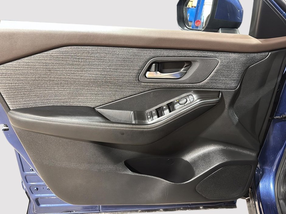 2023 Nissan Rogue SV-10