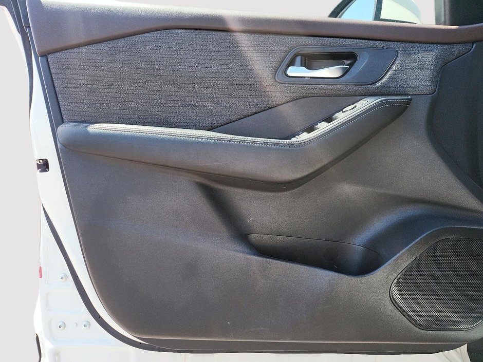 2023 Nissan Rogue SV AWD-10