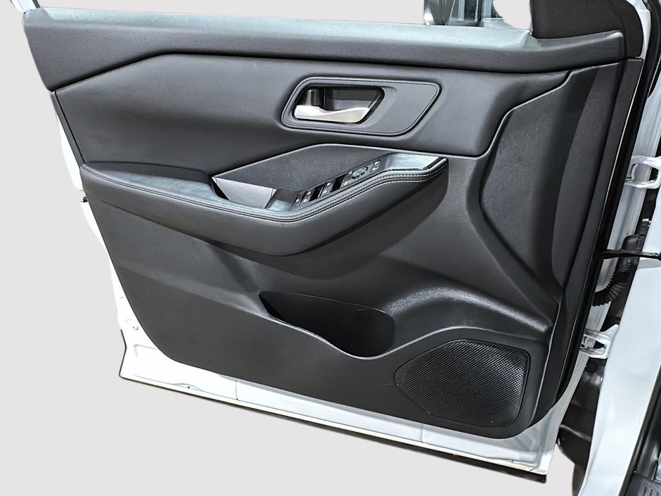 2024 Nissan Rogue SV AWD-10