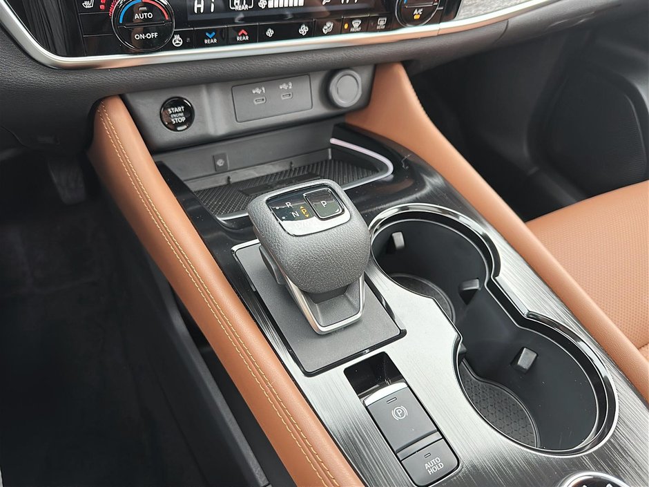 Nissan Rogue Platinum 2025-14