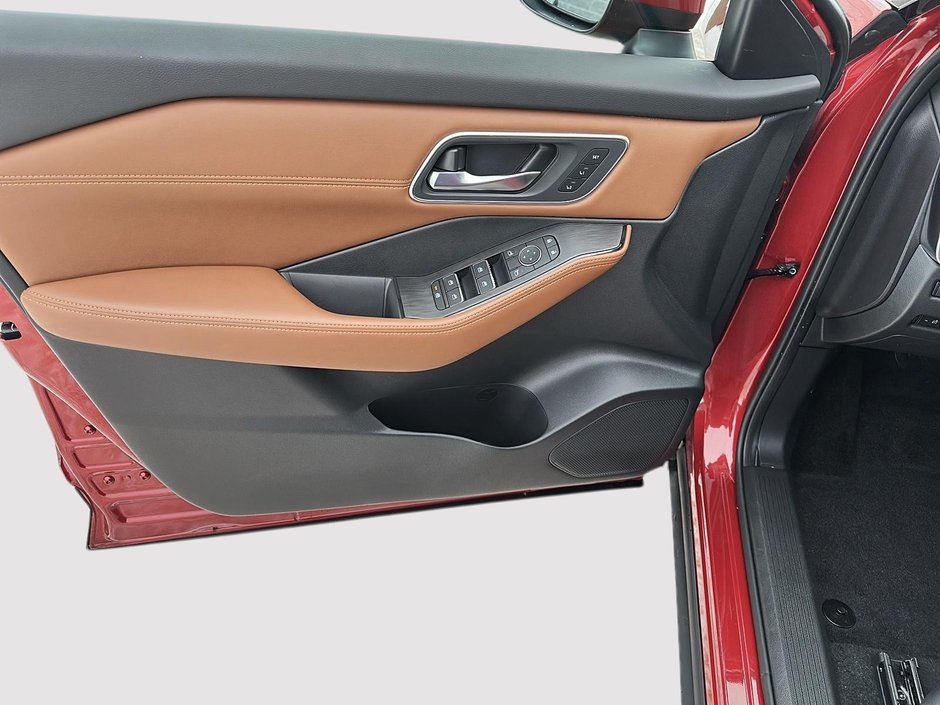 Nissan Rogue Platinum 2025-10