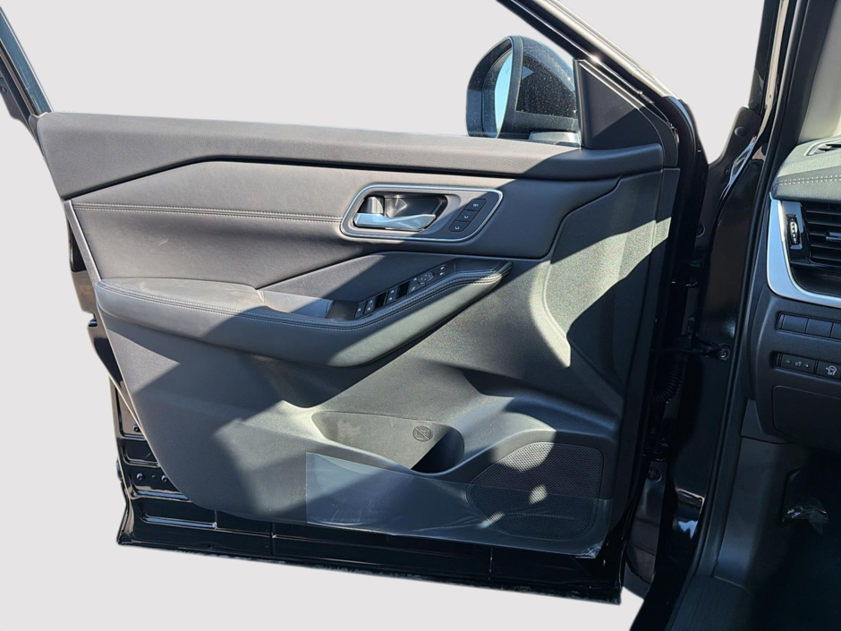 2026 Nissan Rogue Platinum-15