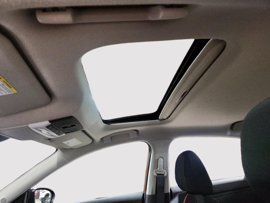 Nissan Sentra SR 2021-15