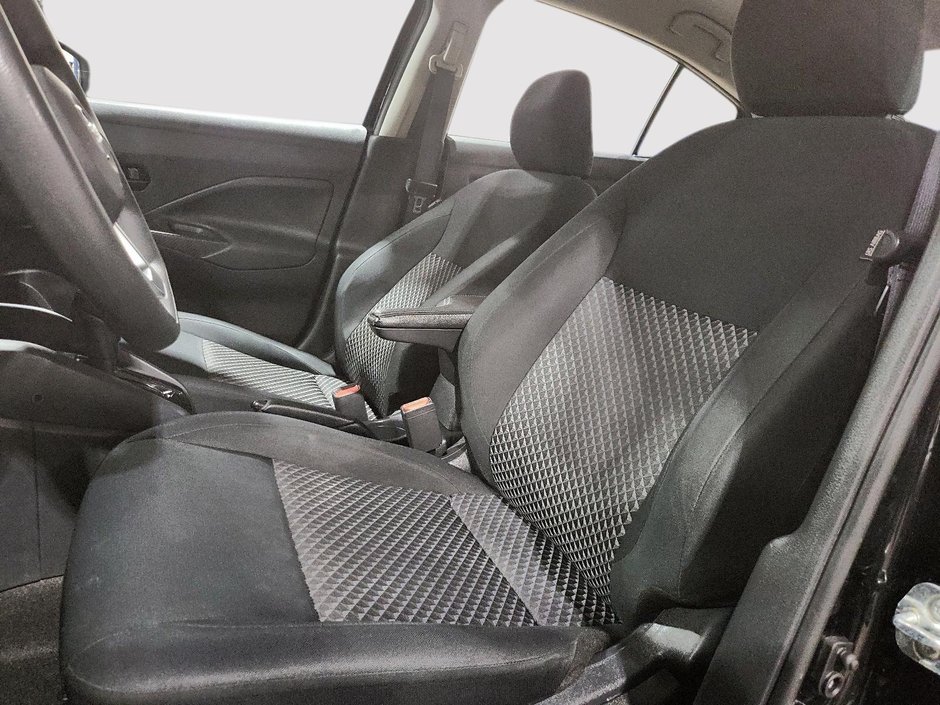 Nissan Versa S 2021-8
