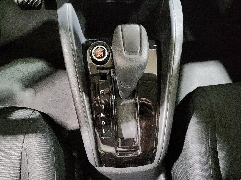 Nissan Versa S 2021-14