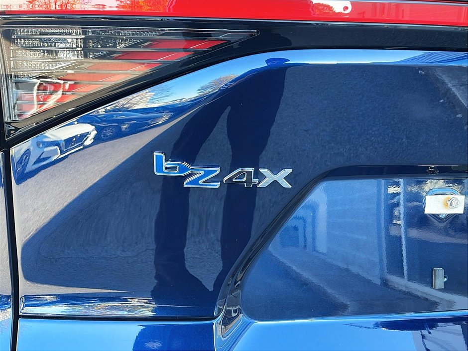 2024 Toyota BZ4X LE-15