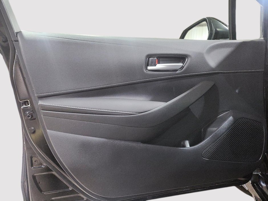 2024 Toyota Corolla Hatchback SE-10